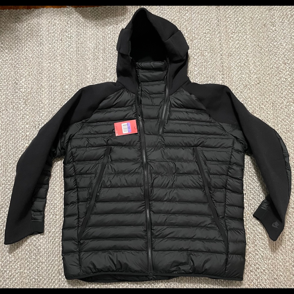 NWT men’s Nike Tech Fleece Areolift Obsidian Coat